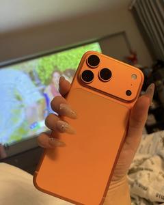 Conception haut de gamme en aluminium monobloc pour le smartphone 17 Pro Max 5G, processeur Déca-Core, écran OLED 108MP 120Hz, idéal pour les créateurs professionnels - Product Image 2