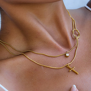 Collar con colgante de cruz de doble capa, chapado en oro de 18 quilates, acero inoxidable con circonita redonda engastada en bisel, para mujer, regalo. - Product Image 2