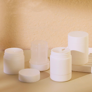 Envase <span class=keywords><strong>de</strong></span> bálsamo para el cuidado <span class=keywords><strong>de</strong></span> los labios <span class=keywords><strong>de</strong></span> plástico blanco vacío <span class=keywords><strong>de</strong></span> 15g con logotipo personalizado, máscara <span class=keywords><strong>de</strong></span> labios, loción, imprimación, botellas giratorias, protector solar, embalaje <span class=keywords><strong>de</strong></span> crema <span class=keywords><strong>de</strong></span> <span class=keywords><strong>manos</strong></span> - Product Image 2