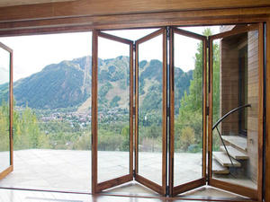 Profilés en aluminium anodisé usinés CNC pour boîtiers LED / électronique, profilés industriels en aluminium grain de bois - Product Image 3