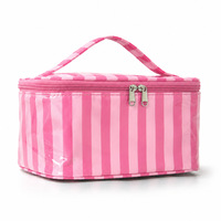 Sac de maquillage en PVC rayé coloré, organisateur de cosmétiques de voyage portable avec poignée, étui de rangement étanche pour articles de toilette pour femmes et filles