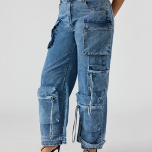 Pantalones Cargo Vaqueros Anchos de Algodón OEM Personalizados de Tiro Bajo para Mujer, Estilo Retro Streetwear Lavado, con Acabado Desgastado y Corte Acampanado - Product Image 4