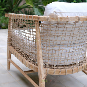 La chaise longue Seville combine confort et élégance raffinée, idéale pour les espaces extérieurs à la maison, dans les villas, les hôtels ou les complexes hôteliers. - Product Image 4