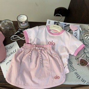 Conjunto de Camiseta de Manga Corta para Niñas, Nuevo Estilo de Verano, Vestido de Trabajo de <span class=keywords><strong>Moda</strong></span> para Niñas, Falda Corta, Conjunto de Dos Piezas - Product Image 2