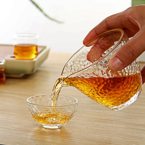 Set di <span class=keywords><strong>Tazze</strong></span> <span class=keywords><strong>da</strong></span> Tè in Vetro Borosilicato Cinese Classico <span class=keywords><strong>da</strong></span> 8oz, Personalizzate e Fatte a Mano, Trasparenti e Martellate, Ecologiche e Disponibili - Product Image 1