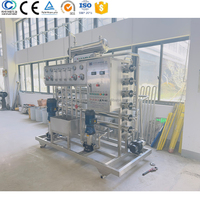 Ligne de production d'eau en bouteille de petite taille 2000bph 4000bph Ligne de production d'eau potable