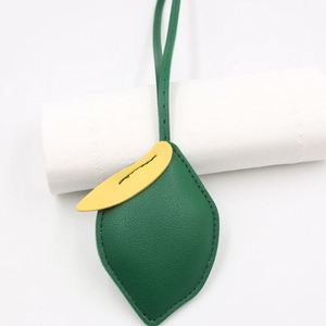 Colgante de Cuero PU con Diseño de Fruta Especial, Impermeable, Regalo para Niños, Bonito y Moderno, Charm para Bolsa, Llavero Portátil Colorido - Product Image 5