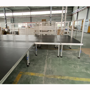 Escenario portátil plegable de aluminio para exteriores de 4x8 pies para conciertos - Product Image 2