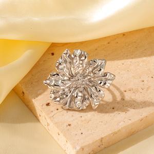 Anillo de Cóctel de Acero Inoxidable Chapado en Oro de 18K, Geométrico Exagerado, Impermeable, para Uso Diario, Joyería Retro de Moda para Boda y Compromiso - Product Image 3