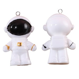 Porte-clés en résine astronaute, sculpture de dessin animé, artisanat fait main, décoration 2024 - Product Image 5