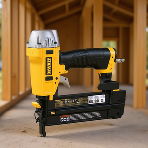 Clavadora DeWalt de calibre 18, 15-55 mm, punta de precisión para estructuras de madera - Product Image 3