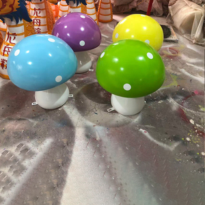 Statua Gigante di Fungo Rosso da 2m e 1,5m per Decorazioni Esterne, Feste ed Eventi - Product Image 5