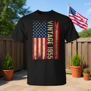 T-shirt vintage avec drapeau américain de 1955, cadeau du 70e anniversaire pour hommes et femmes - Product Image 3