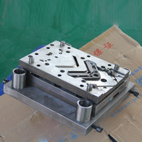 Matrice de formage d'angle monobloc pour codes d'angle de conduits HVAC, matrice d'emboutissage d'angle TDF/TDC pour travaux de tôlerie
