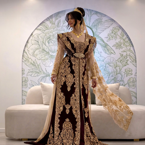ชุดเดรสยาวแบบคาฟตันสีแดงเข้มสุดหรู พร้อมงานปักลาย สำหรับงานแต่งงานแบบดั้งเดิมสำหรับผู้หญิง @2026 - Product Image 1
