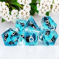 Dés en résine de chat dragon lumineux D20 mobiles inhabituels à vingt faces avec noyau liquide Logo personnalisé Ensemble du MDN pour dragons de donjons
