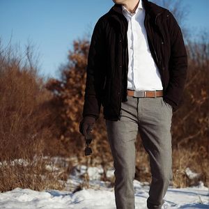 Cinturón <span class=keywords><strong>de</strong></span> trinquete automático <span class=keywords><strong>de</strong></span> metal grabado <span class=keywords><strong>de</strong></span> cuero <span class=keywords><strong>de</strong></span> lujo para <span class=keywords><strong>caballero</strong></span> <span class=keywords><strong>de</strong></span> ante marrón Heritage con logotipo personalizado - Product Image 5