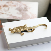 Vente en gros de sculptures d'art d'intérieur de luxe, design moderne, décoration de la maison, figurine d'iguane en cuivre