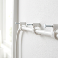 Clips de fixation de câbles en plastique avec clous en acier pour l'installation et la gestion des câbles électriques – Approvisionnement direct usine