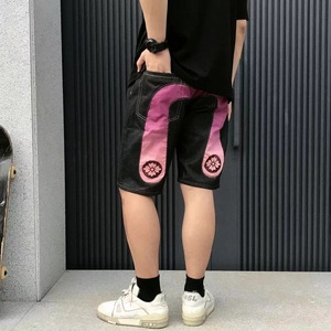 Pantalones Cortos de Mezclilla para Hombre, Corte Medio, Estilo Urbano <span class=keywords><strong>con</strong></span> Panel Rosa en Contraste y Detalles Florales - Product Image 1