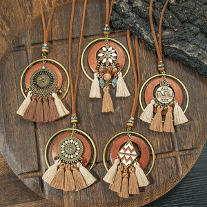 Collares con borlas, colgante circular de aleación de cobre y resina, joyería de moda unisex, estilo bohemio para viajes, uso informal - Product Image 1