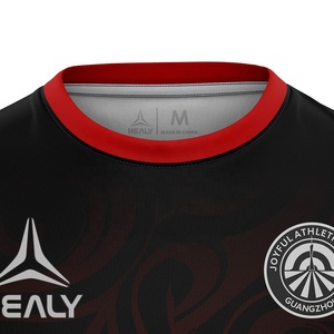 Maglia Sportiva Traspirante 100% Poliestere con Collo a Girocollo, Jersey da <span class=keywords><strong>Calcio</strong></span> Personalizzata con Stampa, Uniforme da <span class=keywords><strong>Calcio</strong></span> di Alta Qualità con Motivo Nero e Rosso - Product Image 4