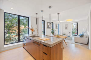 โครงการ Huasin Bulk USA กรณีศึกษาโครงการคุณภาพสูง โกดังที่โตรอนโต ปี 2025 โรงงานผลิตประตูและหน้าต่างอลูมิเนียมแบบกำหนดเอง - Product Image 2