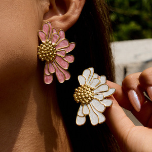 Pendientes de Flor con Cristales, Chapados en Oro Blanco sobre Acero Inoxidable, Joyería para Mujer, Accesorios de Moda - Product Image 2
