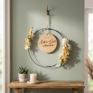 Corona de Boda Rústica de Madera y Metal, Decoración Floral Redonda Hecha a Mano, Adorno Colgante Personalizado con Nombre y Fecha - Product Image 2