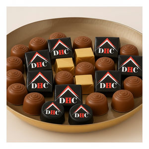 Parfait pour offrir un plateau en métal décoratif de luxe fini or antique améliore magnifiquement le charme des chocolats fins. - Product Image 1