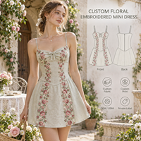 Robe mini femme ODM, broderie florale tissée, buste froncé, bretelles spaghetti, corsage corset, robe mini évasée