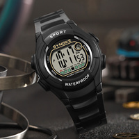 Montres de sport pour hommes Montre-bracelet étanche à écran LCD numérique Impression personnalisée Articles en vrac multifonctionnels 5ATM Lots en gros