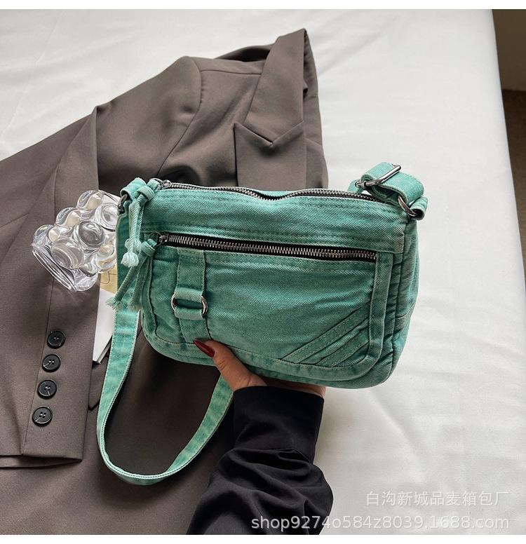 สีเขียว