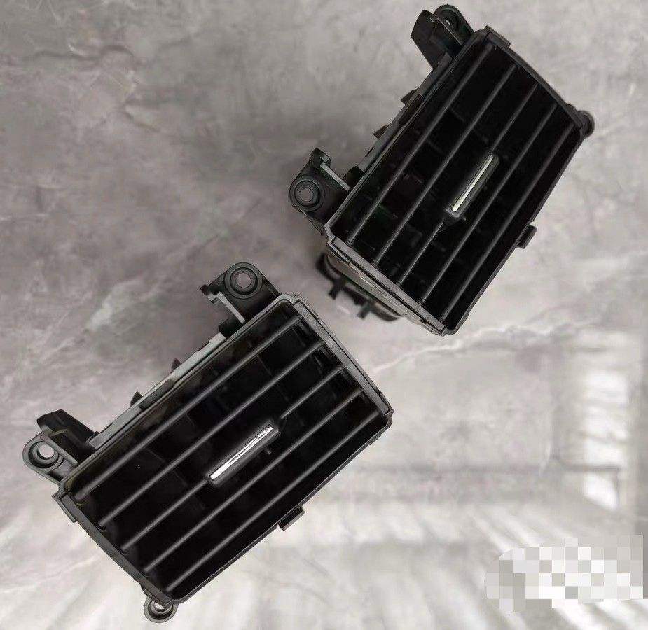 Un lot de 2, le milieu : 35 $