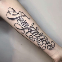 Autocollants de tatouage temporaires surdimensionnés semi-permanents imperméables non réfléchissants à motifs floraux inspirés des plantes pour bras masculins et usage familial