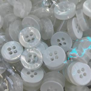 Tùy Chỉnh Kích Thước 11Mm Trắng Nhựa May Áo Abaya May Phụ Kiện <span class=keywords><strong>Shank</strong></span> Nút 4 Lỗ Áo Sơ Mi Nút Vỏ - Product Image 1