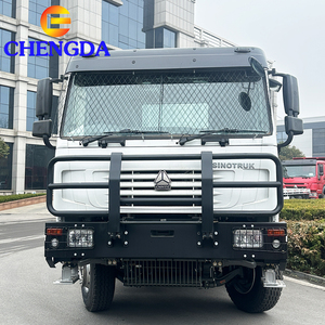 Camions <span class=keywords><strong>porte</strong></span>-conteneurs à plateau plat Sinotruk 8X4 de 8000 mm de long, 12 pneus, <span class=keywords><strong>4</strong></span> <span class=keywords><strong>essieux</strong></span>, grande capacité, 50 tonnes - Product Image 2