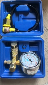 Kit d'accessoires pour excavatrice Marteau brise-roche hydraulique avec manomètre pour outil de remplissage d'azote pour pièces de machines de construction - Product Image 2