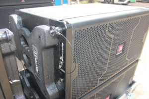 Ti Pro Audio System <span class=keywords><strong>Portable</strong></span> Line <span class=keywords><strong>Array</strong></span> LA110 Altavoz de sistema de sonido individual de 10 pulgadas - Product Image 3