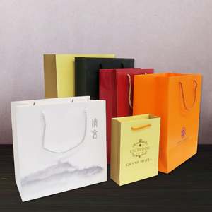 Sacs en papier kraft personnalisés pour cadeaux et bijoux, sacs de shopping de luxe avec logo imprimé, sacs en papier d'art pour le commerce de gros - Product Image 4