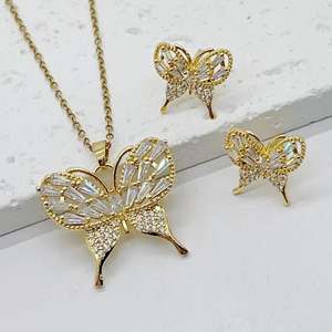 Vente en gros de colliers et boucles d'oreilles pour femmes Parures de bijoux de mode à offrir en cuivre plaqué argent plaqué or - Product Image 2