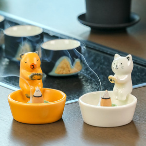 Brûleur d'encens en céramique en forme de chat avec diffuseur d'aromathérapie à cône de bois de santal pour la maison et le bureau - Product Image 2