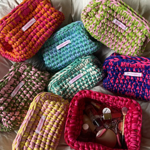 Bolsas de almacenamiento personalizadas al por mayor de diseño bonito para brochas de maquillaje bolsa de maquillaje de tocador de ganchillo cosmético de viaje grande - Product Image 5