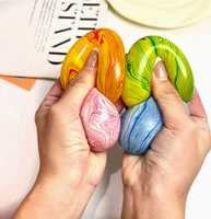 Œuf de Pâques Squishy à Remontée Lente - Jouet à Presser pour Enfants en Sucre de Malt Marbré avec Conception Anti-Stress