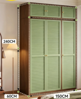 Armoire en acier spacieuse à trois compartiments avec portes à persiennes vert sauge mat et étagères espacées uniformément