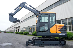 Pelle sur chenilles compacte d'occasion Hyundai HX60G de 6 tonnes, godet de 25 m3, équipement de terrassement en vente - Product Image 3