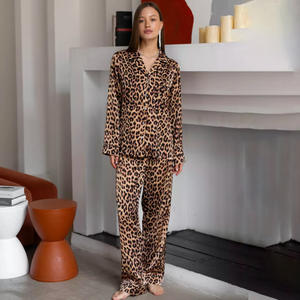 2025 Ensemble de pyjama à manches longues et pantalons longs à imprimé <span class=keywords><strong>l</strong></span>éopard, nouveau style européen et américain d'automne et d'<span class=keywords><strong>hiver</strong></span>, pyjama cardigan, - Product Image 6