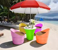 Ensemble de table et chaises de salle à manger d'extérieur en plastique PP moderne, léger, durable, imperméable et empilable pour hôtel et plage