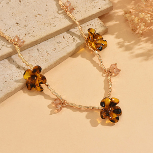 Collana con Ciondolo a Forma di Fiore con Stampa Leopardata in Resina, Placcata in Oro, Stile Dolce e Audace, Impermeabile, Catena Choker, Gioielli da Donna - Product Image 4