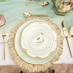 Platos Base Metálicos Dorados <span class=keywords><strong>de</strong></span> 13 Pulgadas al por Mayor, Diseño <span class=keywords><strong>de</strong></span> Arrecife, Plástico Resistente a Roturas, para Eventos <span class=keywords><strong>de</strong></span> Boda y Catering - Product Image 3